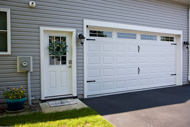 24/7 Emergency Garage Door Panel Replacement experts in Hagerstown, IN